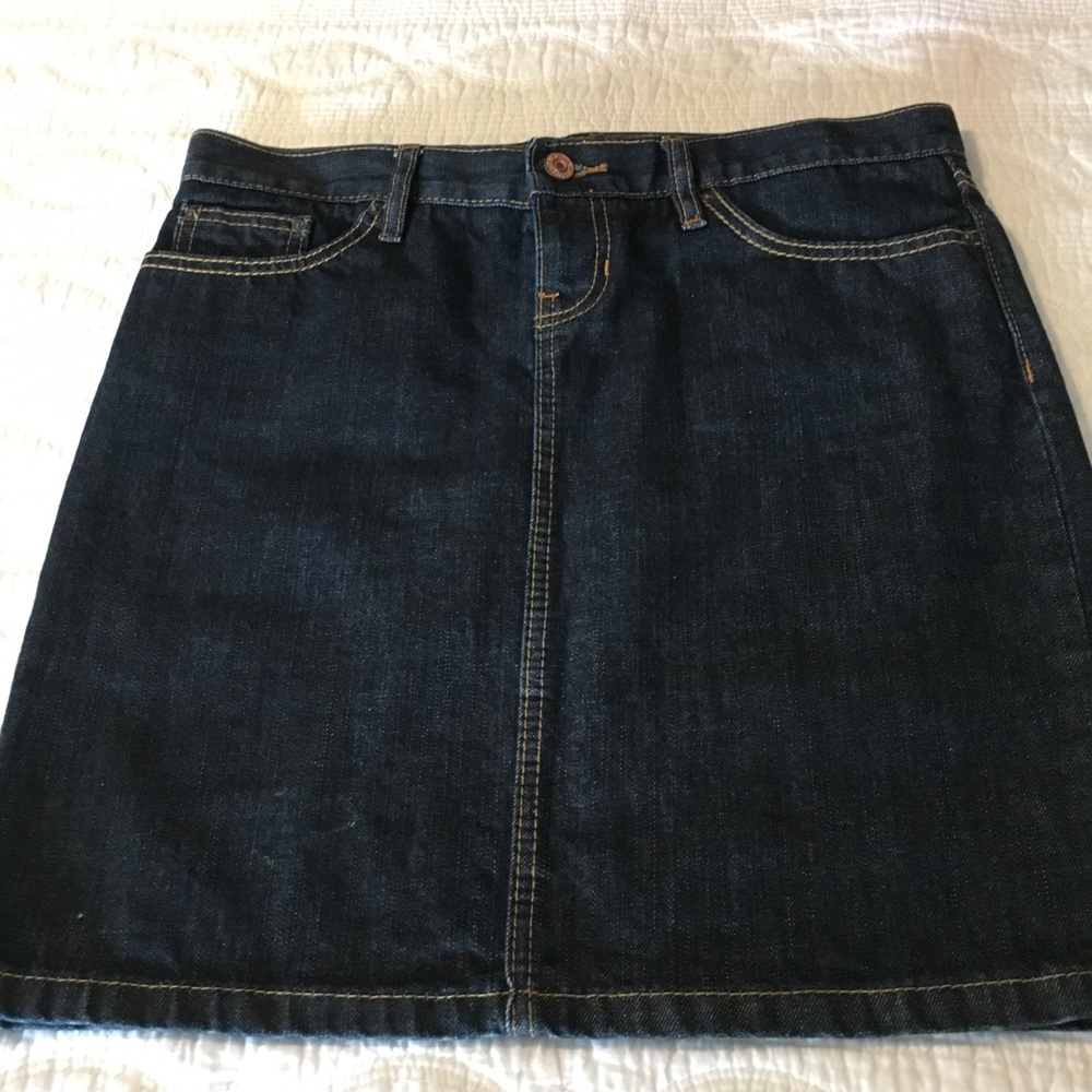 Gap Limited Edition Dark Wash Jean Skirt Size 6